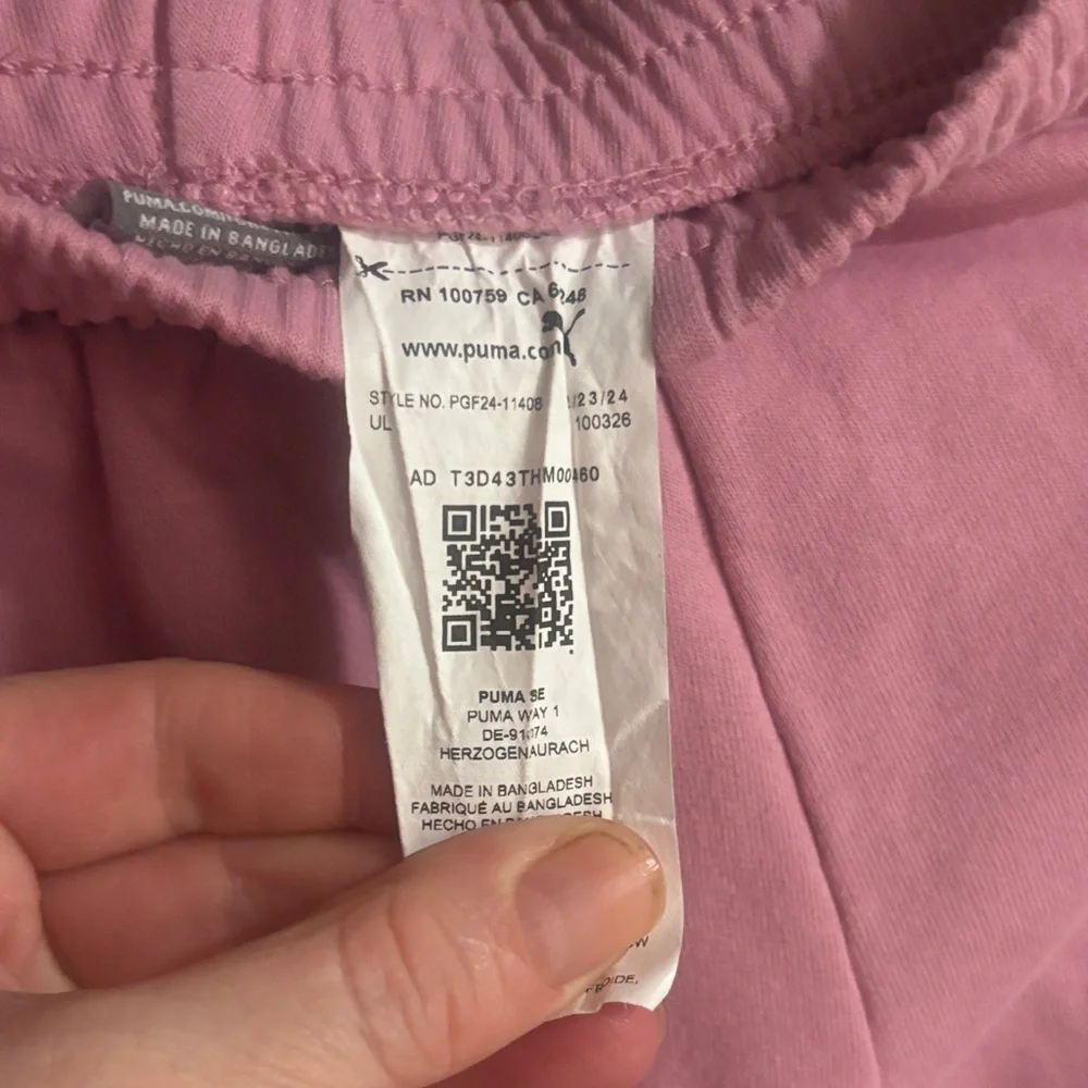 Puma Pink Hooded Pullover with Silver Logo & matching jogger set - Picture 9 of 10